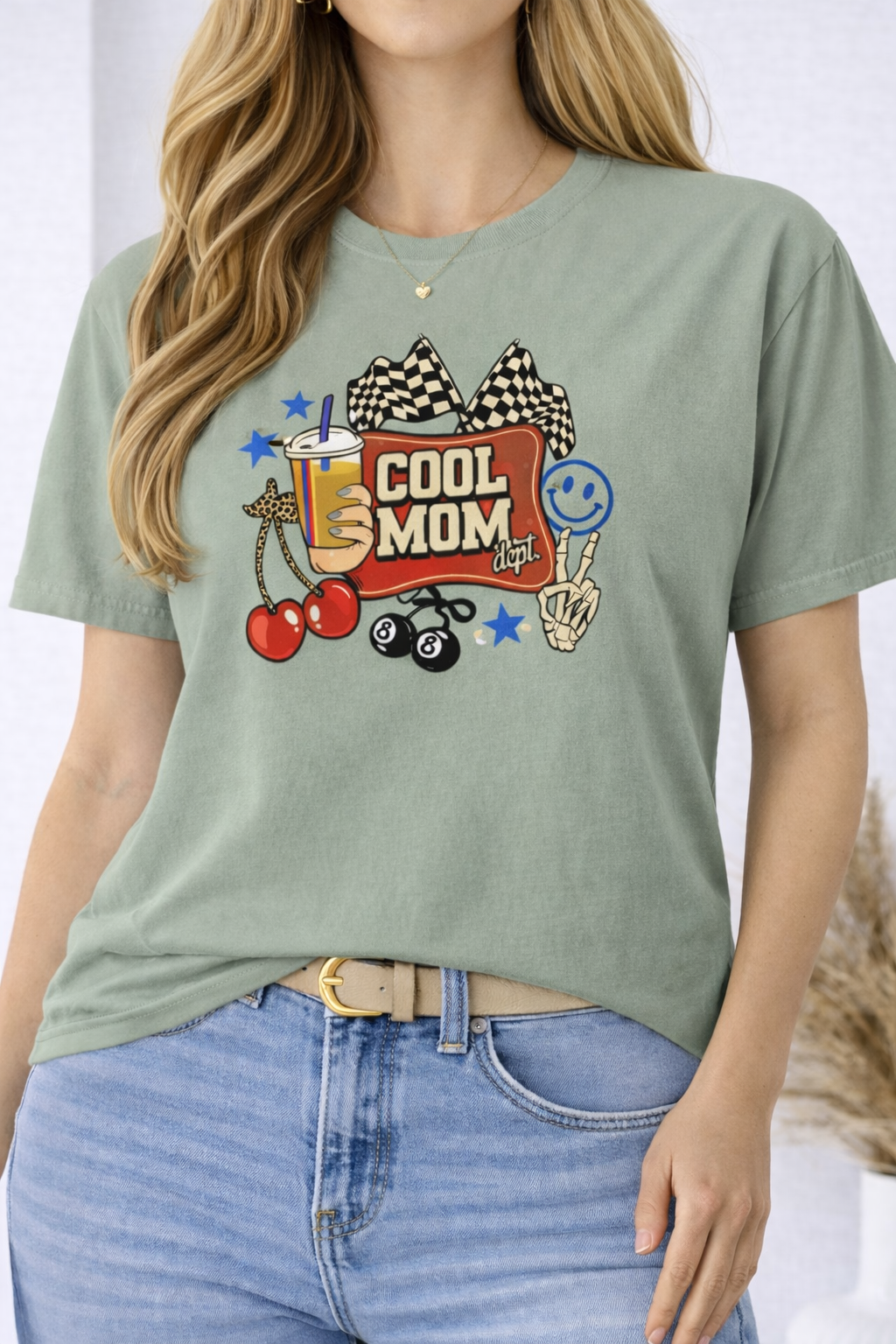 😎✨ Cool Mom Graphic Tee (Comfort Colors)
