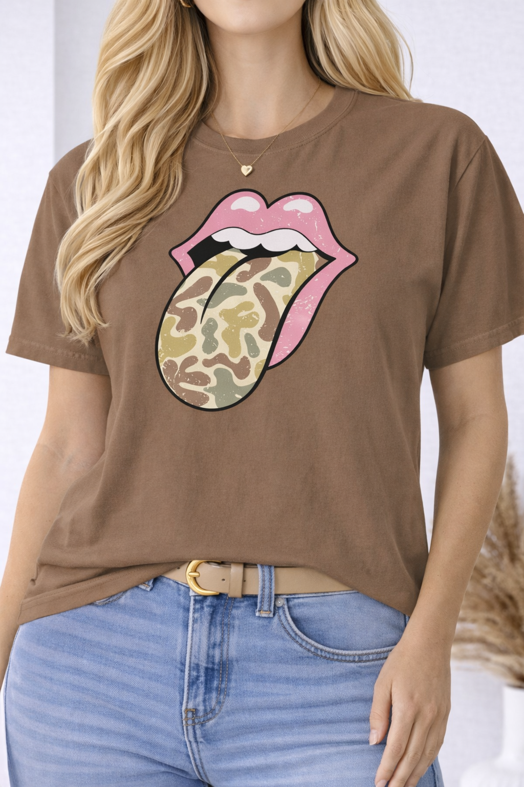 Camo Tongue Lips Women’s Graphic Tee (Comfort Colors)